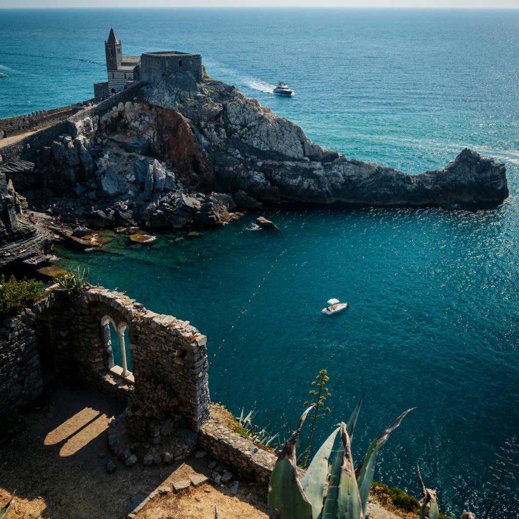 AMAZING PRIVATE – 5 TERRE “SWIM IN A SEA OF BEAUTY” with stop in PORTOVENERE – Tour length 11 hr and 30 min